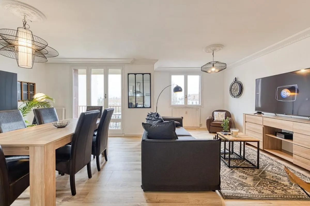 Magnificent Apartment, 4 Bedrooms, Fiber Wifi Grenoble