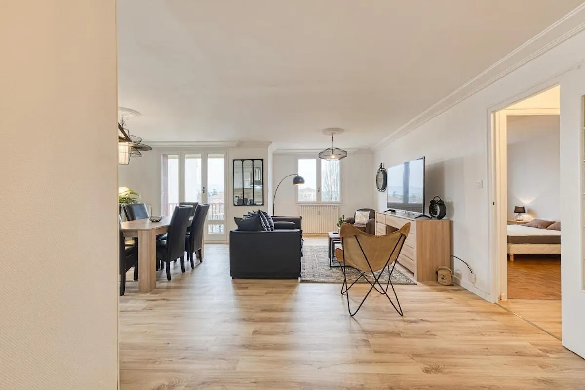 Magnificent Apartment, 4 Bedrooms, Fiber Wifi Grenoble