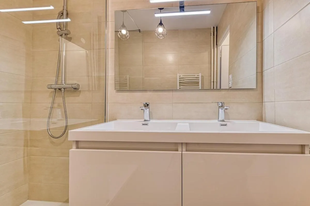 Magnificent Apartment, 4 Bedrooms, Fiber Wifi Grenoble Appartement