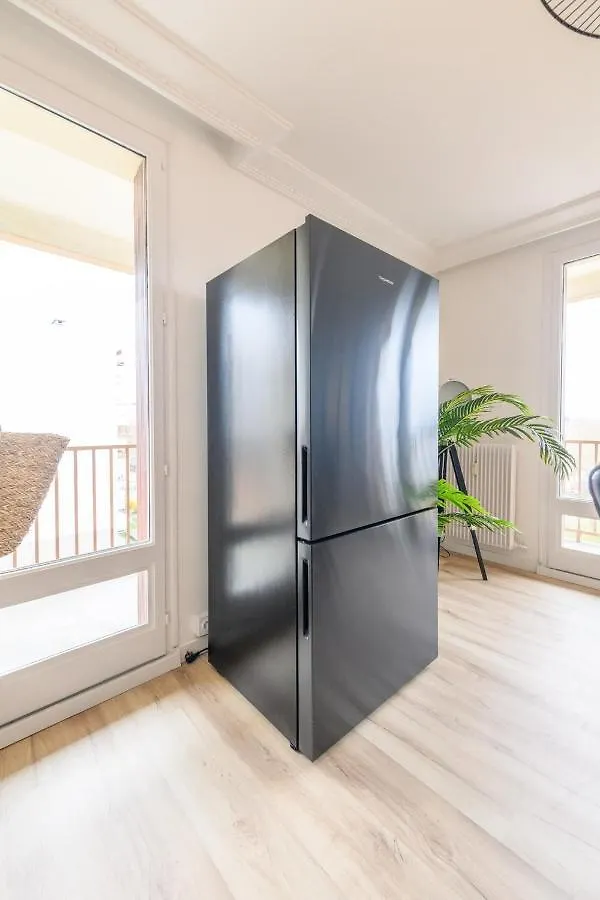 Magnificent Apartment, 4 Bedrooms, Fiber Wifi Grenoble France