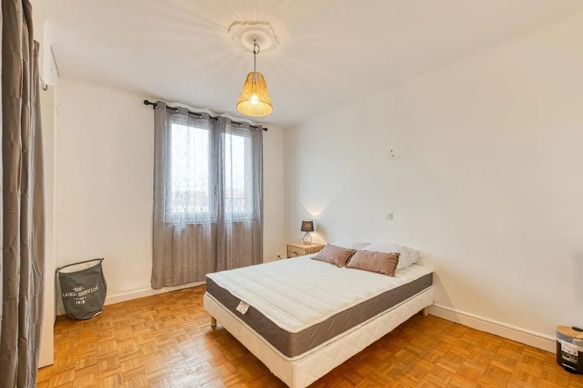 Magnificent Apartment, 4 Bedrooms, Fiber Wifi Grenoble