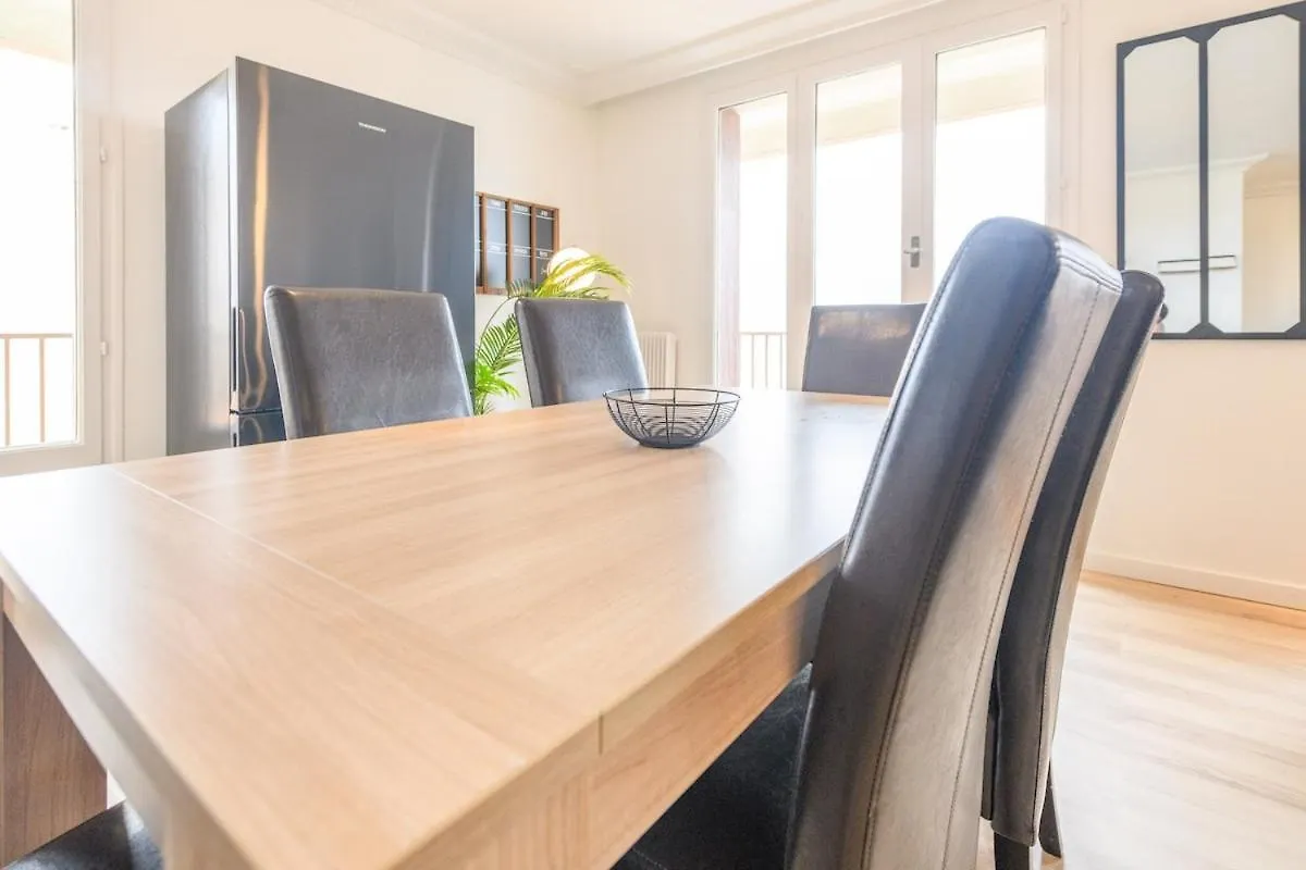 Magnificent Apartment, 4 Bedrooms, Fiber Wifi Grenoble 0*,